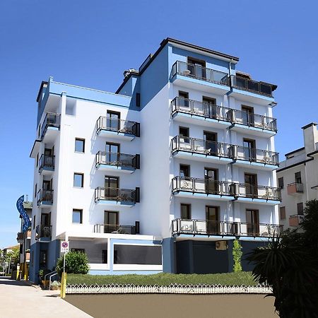Hotel Ondina Лидо-ди-Езоло Экстерьер фото